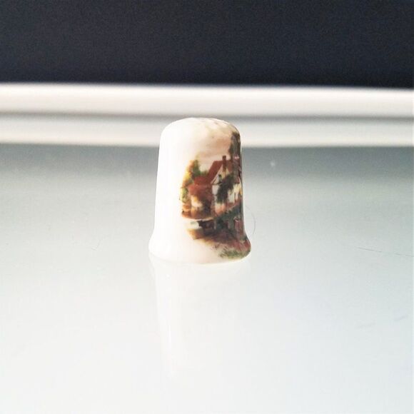 Vintage Thimble Bone China British Made Pastoral Country Scene Collectible - Picture 2 of 8